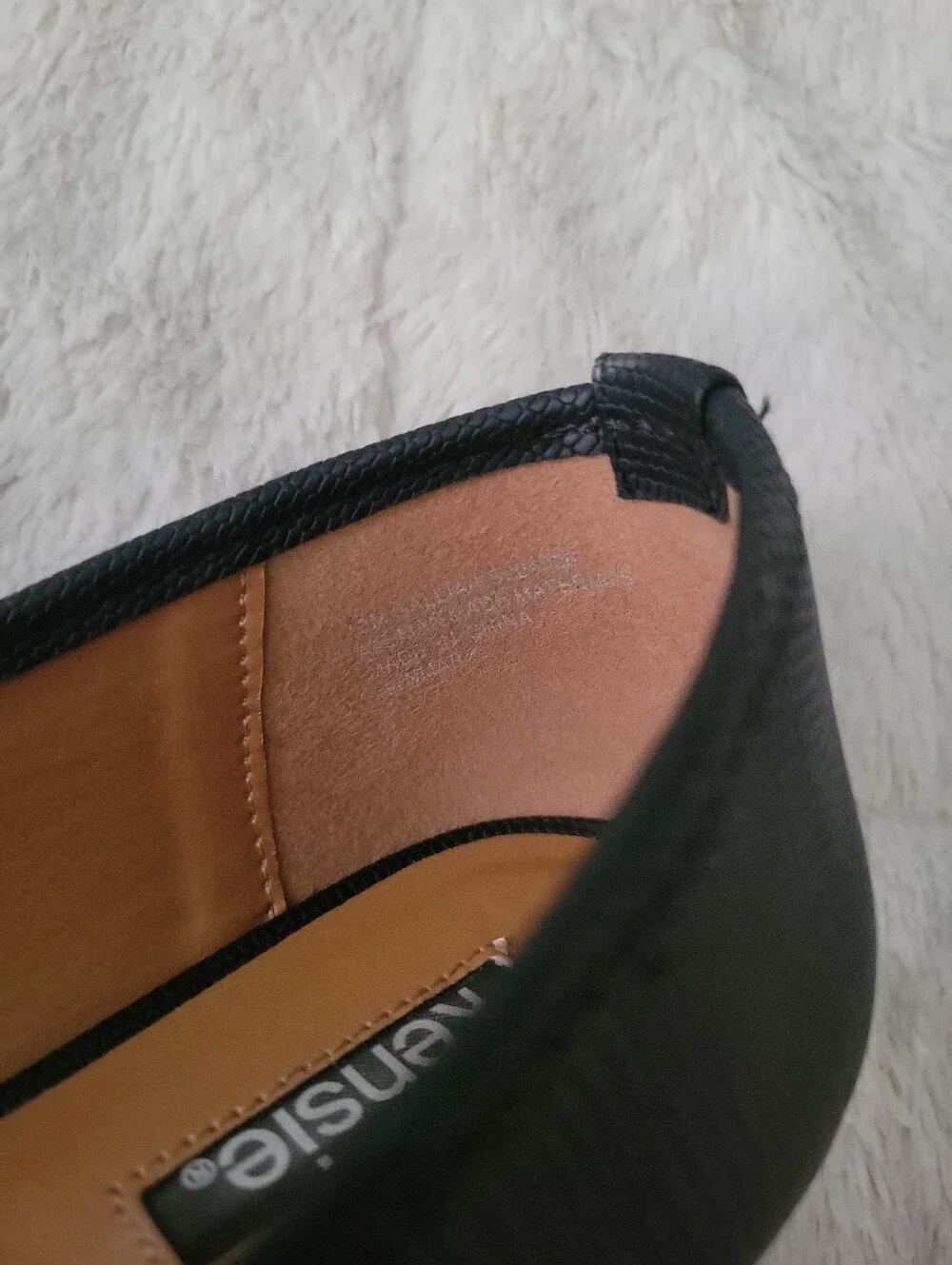 Kensie Black Pointed Tassel Flats Size 10M